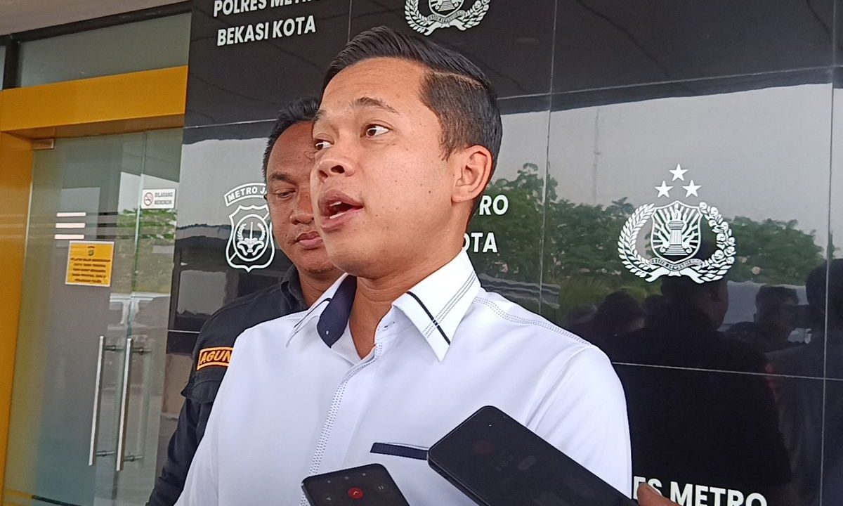 Ilustrasi proses pemeriksaan saksi di kantor kepolisian dalam penanganan kasus hukum yang melibatkan anak